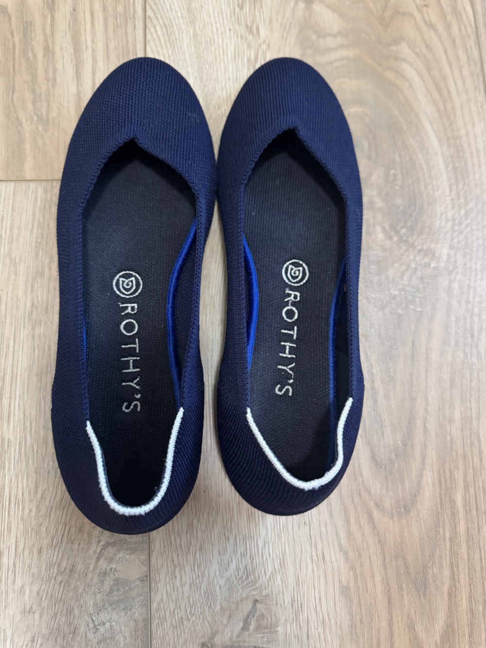 ROTHY'S Women's Navy with White Trim Ballet Flat Sz. 8.5 - Picture 2 of 14
